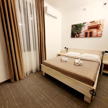 Camere Fiera Verona - Casanostra ภายนอก รูปภาพ