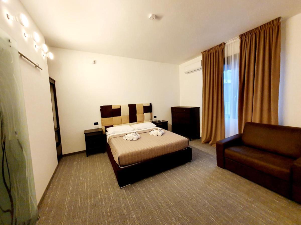Camere Fiera Verona - Casanostra ภายนอก รูปภาพ