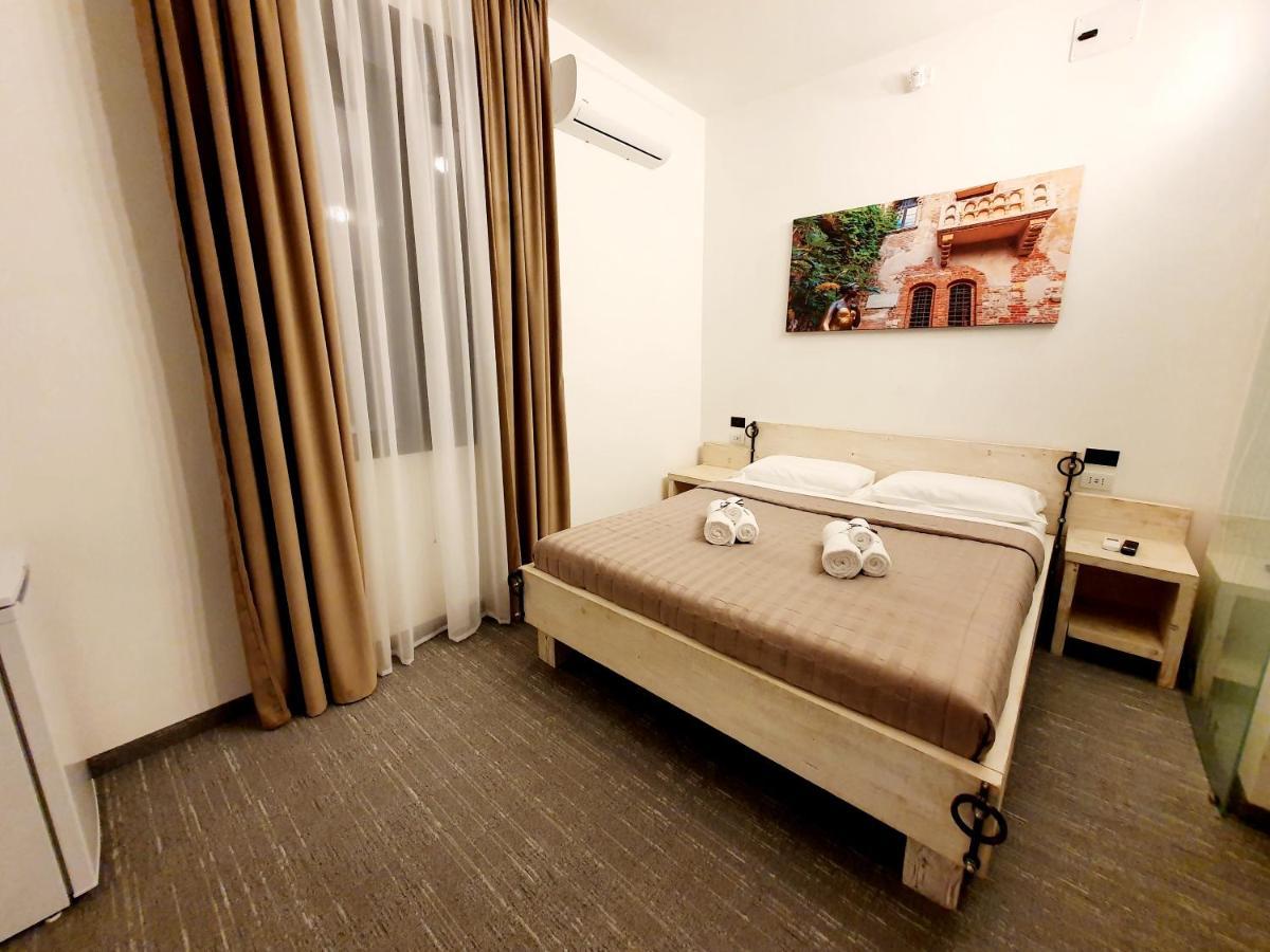 Camere Fiera Verona - Casanostra ภายนอก รูปภาพ